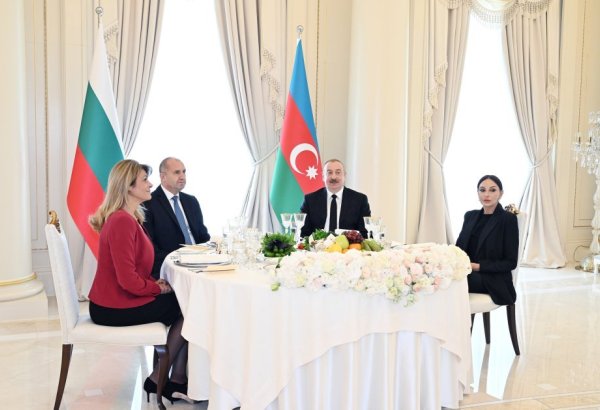 Official dinner hosted on behalf of President Ilham Aliyev, First Lady Mehriban Aliyeva in honor of Bulgaria's President, First Lady