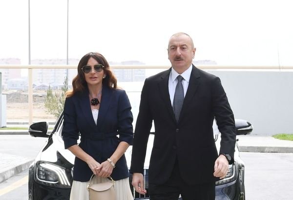 President Ilham Aliyev, First Lady Mehriban Aliyeva attend opening of first residential complex, meet with residents in Shusha