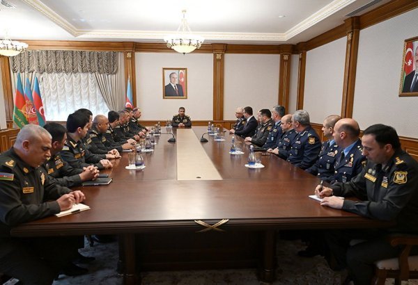 В минобороны прошло совещание под руководством министра обороны Закира Гасанова