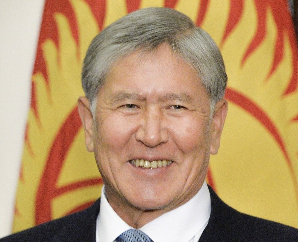 Qırğızıstanın sabiq prezidenti bütün dövlət mükafatlarından məhrum edildi