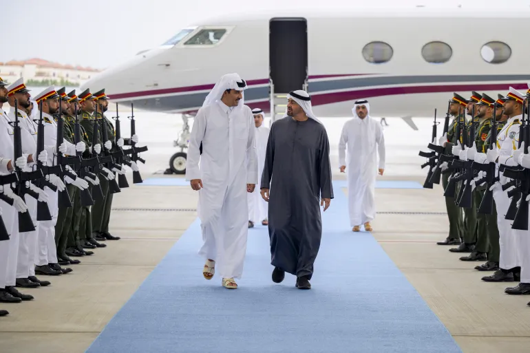 Qətər əmiri və BƏƏ prezidenti regional vəziyyəti müzakirə edib